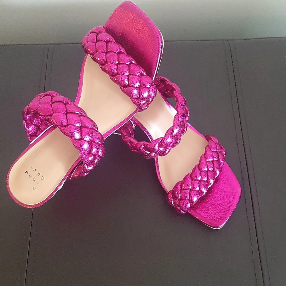 NWT- a new day Fuchsia Mules - Picture 2 of 9